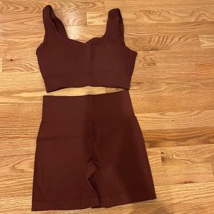Brown workout set